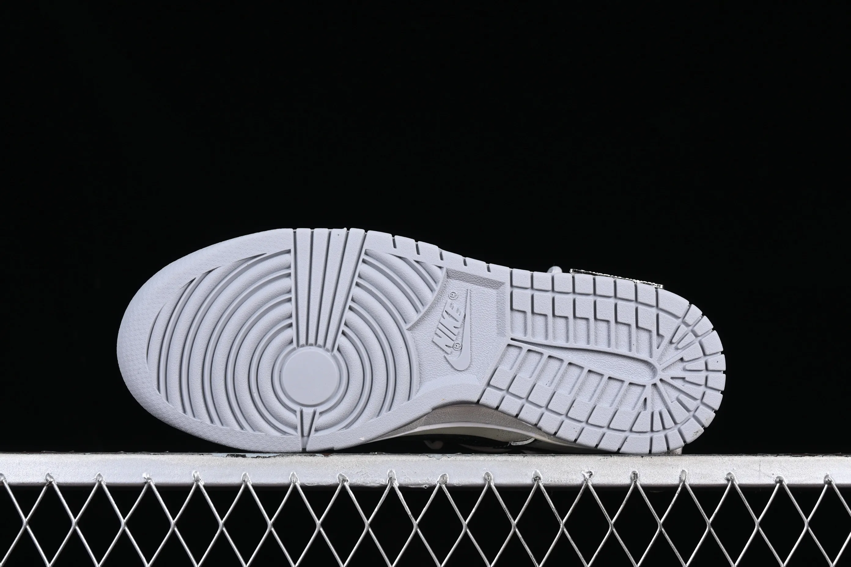 All Categories Nk SB Dunk Series Nk SB Dunk Low Low-top sneakers Customized large box Nk Dunk Low "Miami Hurricanes" Space Exploration Star Trek Customized version of deconstructed straps retro distressed low-top sneakers DJ6188-003